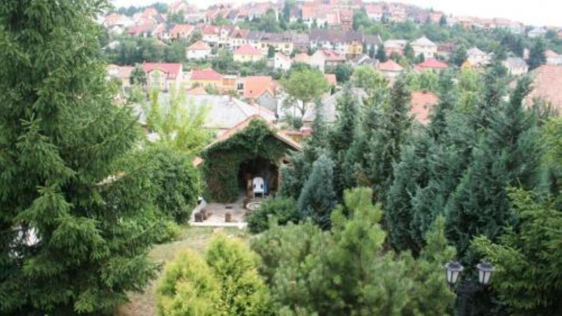Borbarat Vendeghaz Villa เอ็กเกอร์ ภายนอก รูปภาพ